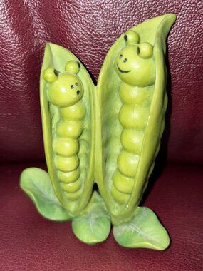 Vintage Collectible Enesco Home Grown "Peas in a Pod" figurine